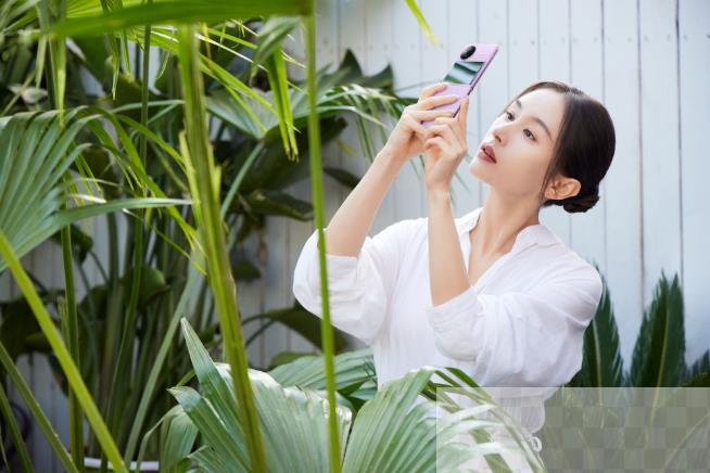 vivo X Flip剧透：轻奢设计+蔡司影像！细节牢牢抓住少女心