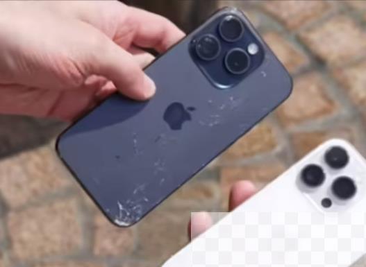 注意 实测苹果iPhone 15的钛金属边框不如上代耐摔 